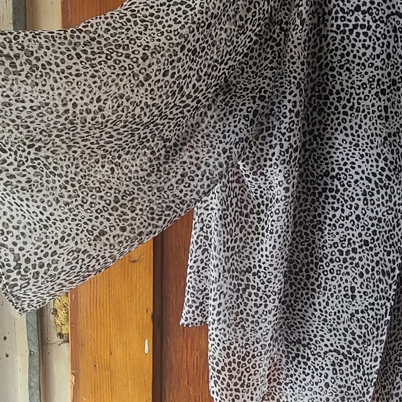 Women's black an white small leopard print size 1x - Picture 5 of 5